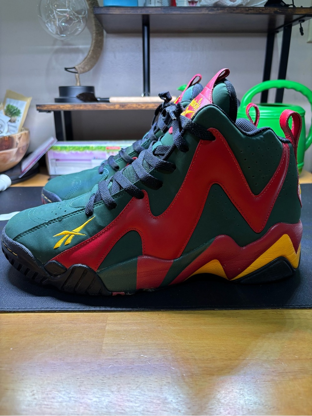 REEBOK KAMIKAZE 2 “SEATTLE ALTERNATE” SNEAKERS MENS.